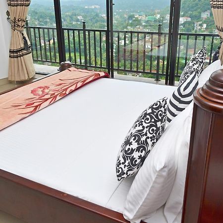 Angel Tower Bed & Breakfast แคนดี้ ภายนอก รูปภาพ