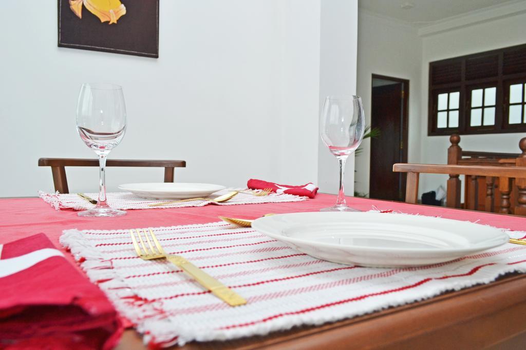 Angel Tower Bed & Breakfast แคนดี้ ภายนอก รูปภาพ