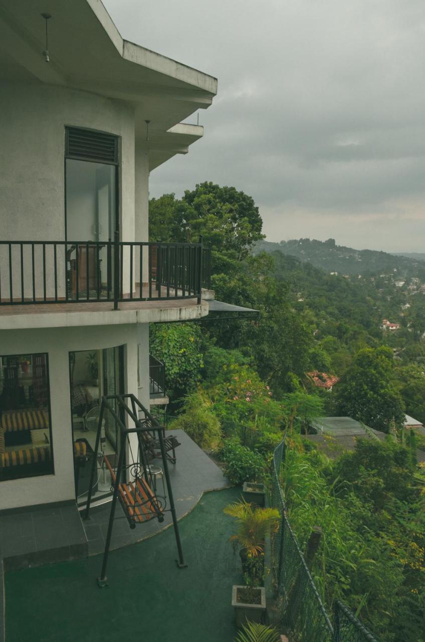 Angel Tower Bed & Breakfast แคนดี้ ภายนอก รูปภาพ