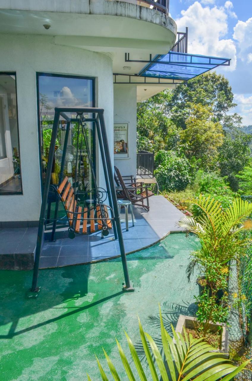 Angel Tower Bed & Breakfast แคนดี้ ภายนอก รูปภาพ